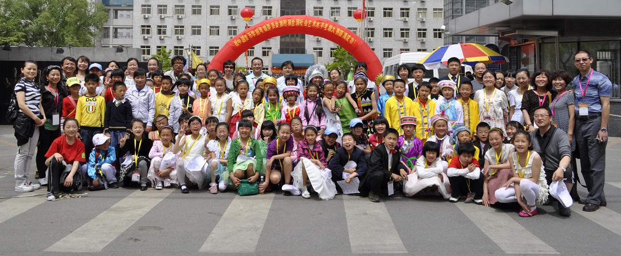 2011参加中国音乐学院考级大赛决赛云南赛区的选手和老师们